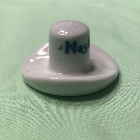 Nashville Tennessee Cowboy Hat Thimble Trinket - Picture 5 of 8